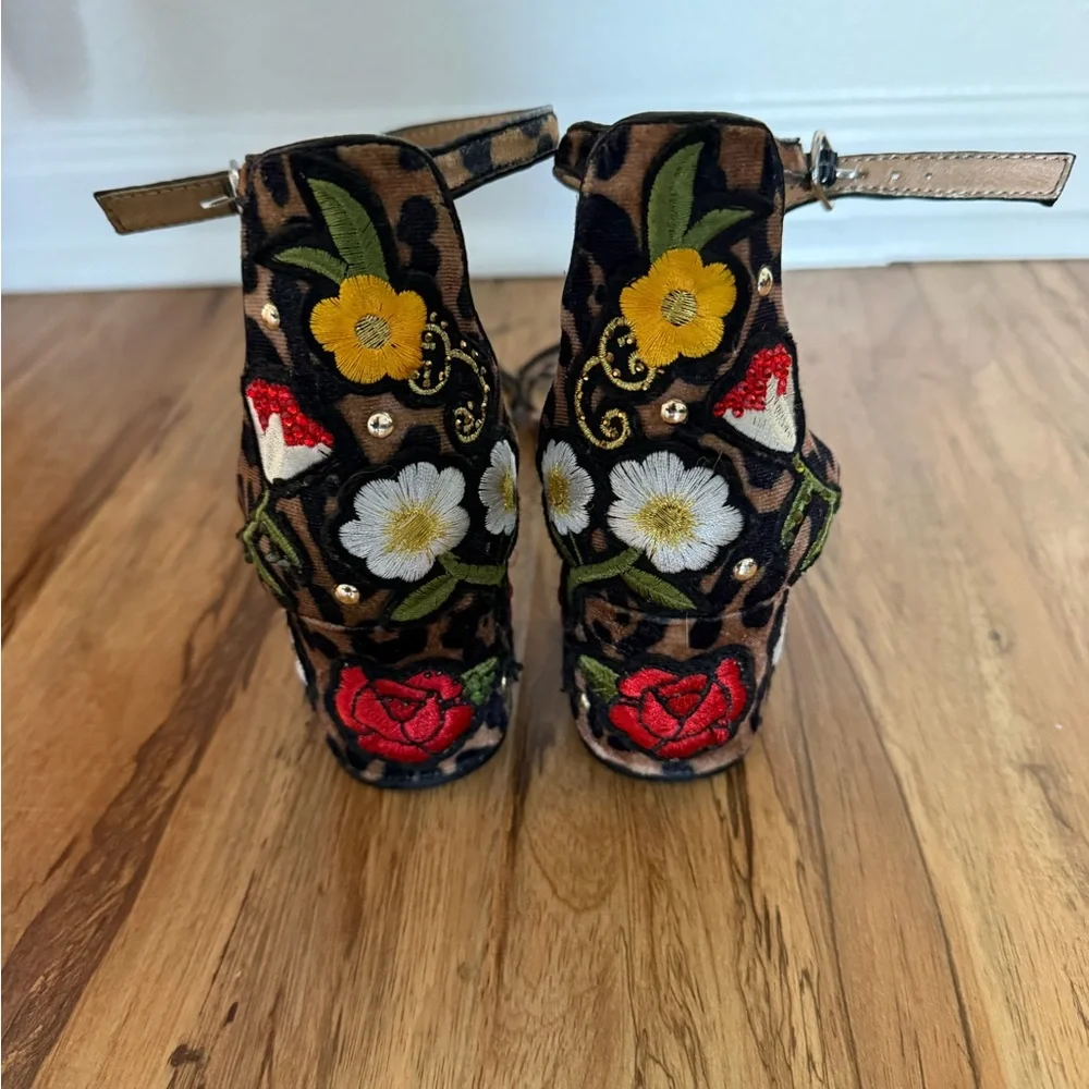 Steve Madden Inca Leopard Print Floral Embroidery Block Heels 9